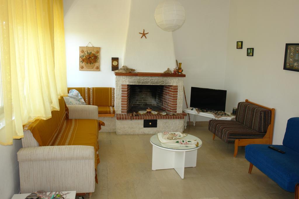 Antheia'S House Villa Nea Skioni Bagian luar foto